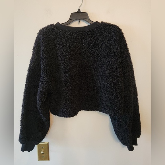 Wild fable Sherpa black fleece cropped sweater size womens small oversized - Picture 2 of 3
